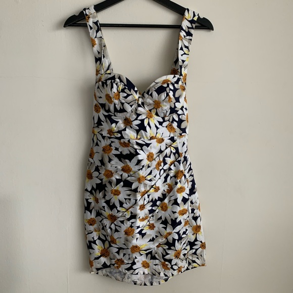 Tie-back Sunflower Print Dress - Picture 4 of 8